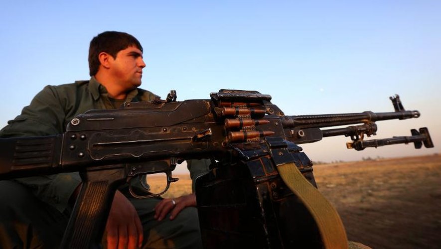 Un combattant peshmerga kurde sur la ligne de front dans le nord de l'Irak, le 5 octobre 2014