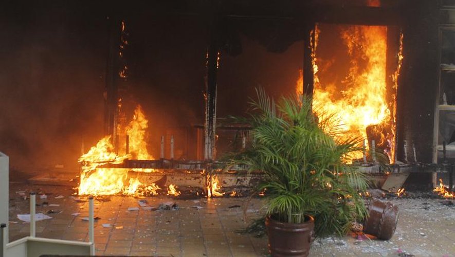 A Iguala, dans l'état de Guerrero, des manifestants ont incendié la mairie le 22 octobre 2014