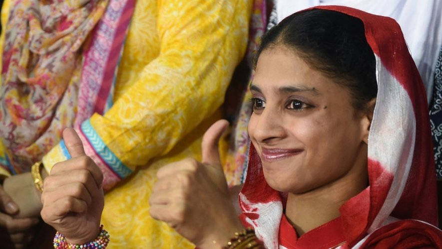 La jeune Indienne Geeta, sourde et muette, avant son départ pour l'aéroport, le 26 octobre 2015 à Karachi, au Pakistan