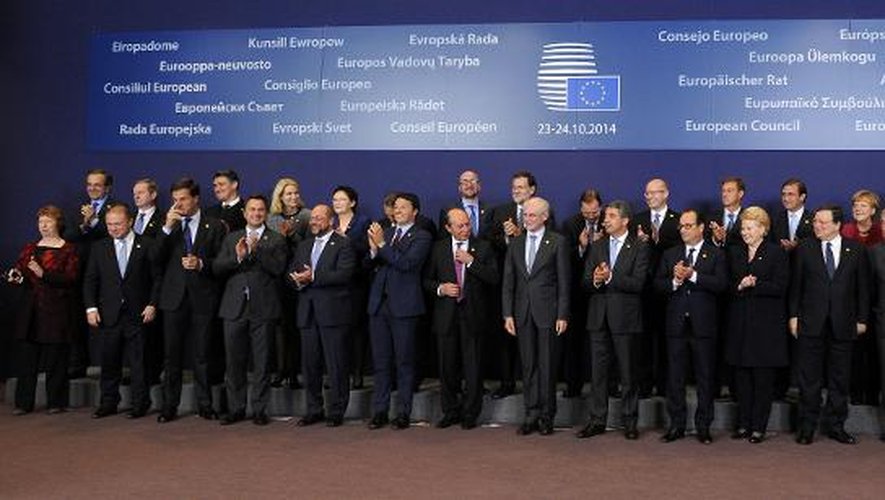 Les chefs d'Etat et de gouvernement participant au sommet européen de Bruxelles, le 23 octobre 2014