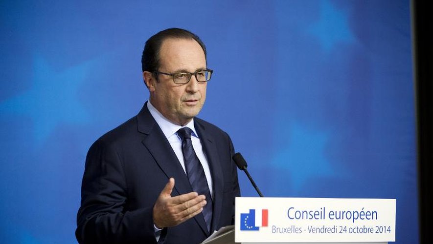 Le président de la République française François Hollande lors d'une conférence de presse durant le sommet de l'UE à Bruxelles le 24 octobre 2014