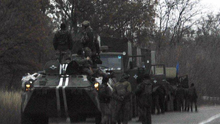 Un convoi de soldats ukrainiens le 22 octobre 2014 à Slavyansk