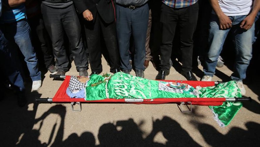 Recueillement à Silwad, le 26 octobre 2014  devant la dépouille d'un jeune palestinien de 14 ans Orwa Hammad tué par les forces israéliennes