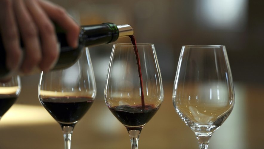 La production mondiale de vin est estimée en hausse de 2% en 2015, à 275,7 millions d'hectolitres (Mhl), l'Italie redevenant le premier pays producteur devant la France et l'Espagne