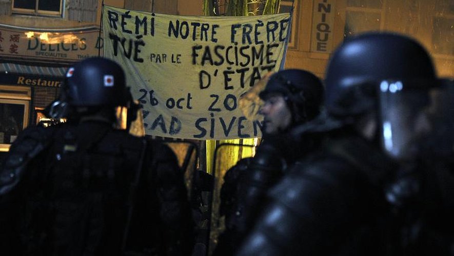 Manifestation à Gaillac (Tarn) le 26 octobre 2014, après la mort d'un jeune opposant au barrage contesté de Sivens, dans la nuit du 25 au 26 octobre 2014