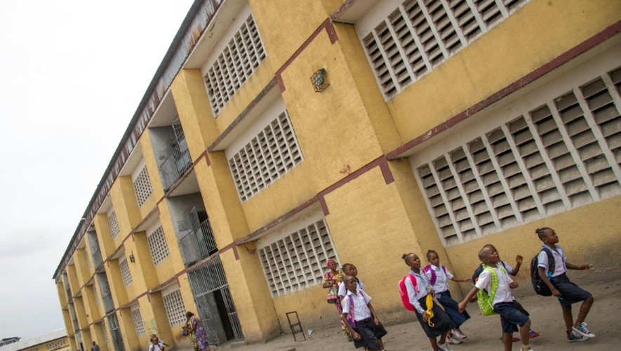 Des élèves devant une école de Kinshasa, le 7 septembre 2016