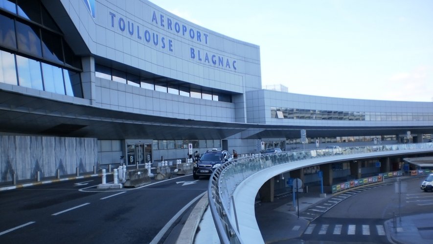L’aéroport de Toulouse est le sixième de France par le nombre de passagers (7,5 millions en 2014).