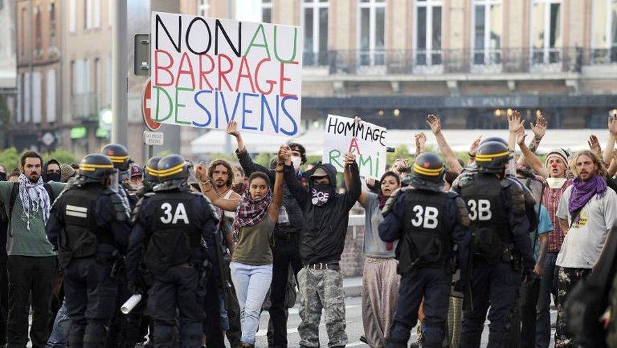 Des manifestants contre le barrage de Sivens à Albi, le 27 octobre 2014