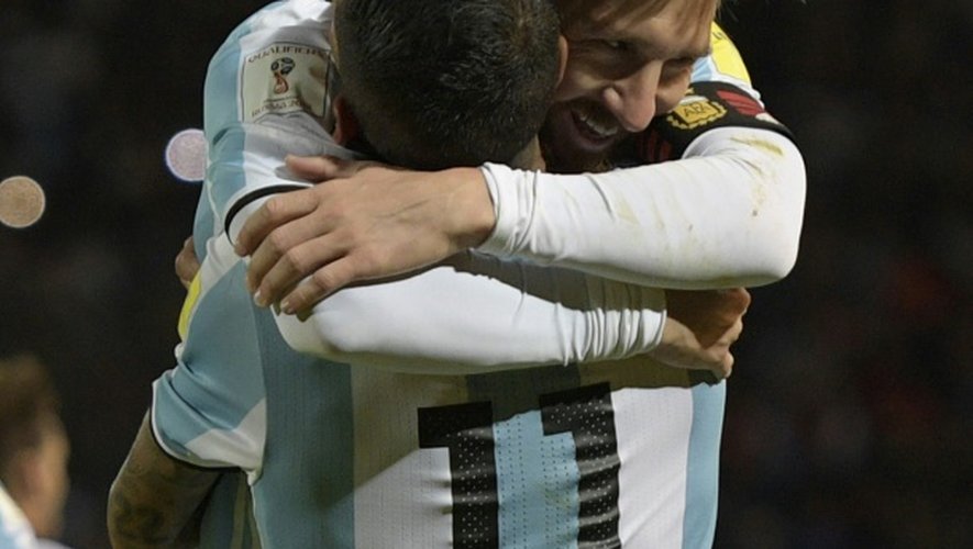 Angel Di Maria (N.11) et Lionel Messi, le 1er septembre 2016 lors du match Argentine-Uruguay