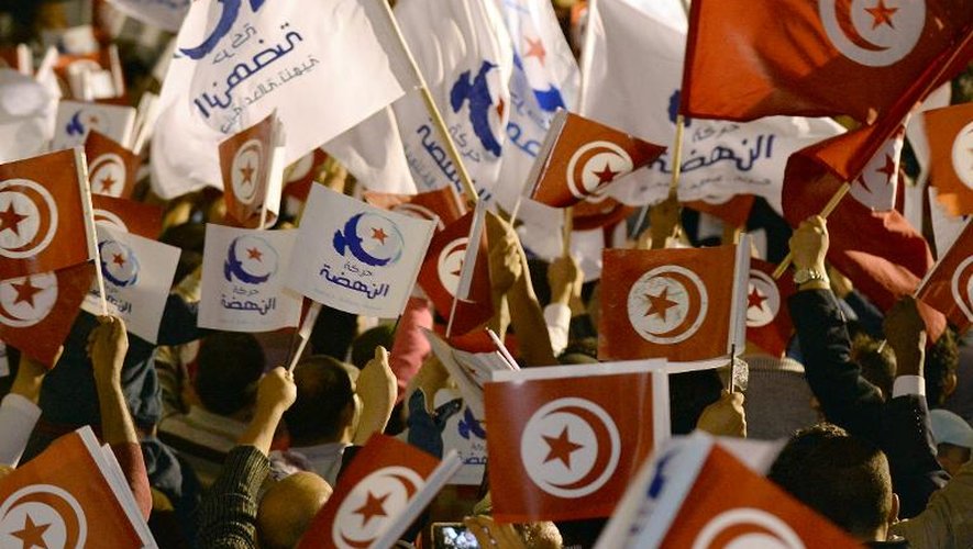 Des supporteurs du parti islamiste Ennadha rassemblés à Tunis, le 27 octobre 2014 pendant les législatives