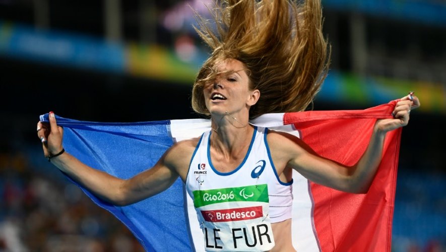 Marie Amelie Le Fur après sa victoire sur 400 m aux jeux paralympiques le 12 septembre 2016 à Rio