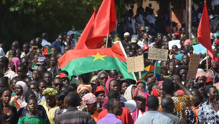 Des manifestants à Ouagadougou pour protester contre le président Compaoré, le 29 octobre 2014