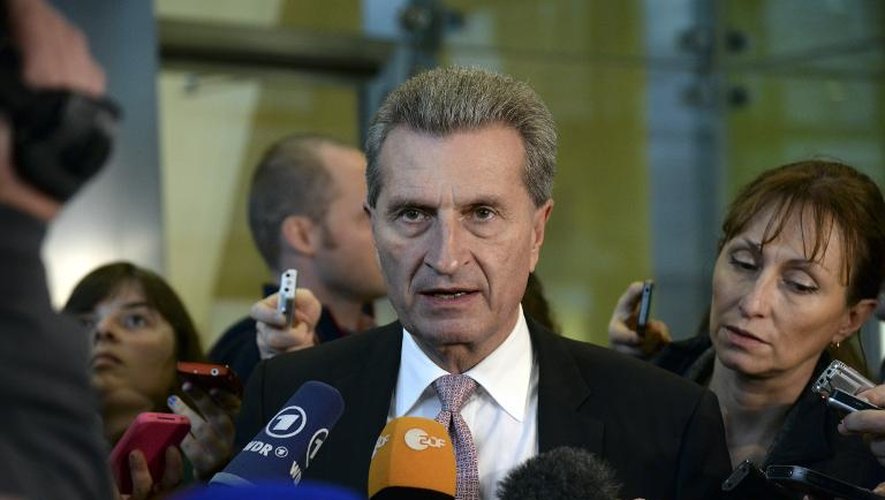 Le commissaire européen à l'Energie Gunther Oettinger face à la presse le 29 octobre 2014 à Bruxelles