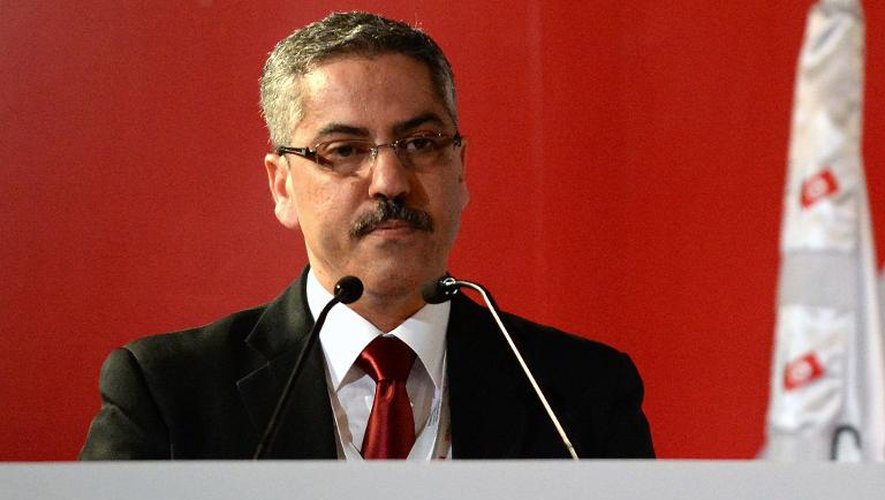 Chafik Sarsar, président de l'ISIE, lors d'une conférence de presse annonçant le résultat des législatives, le 30 octobre 2014 à Tunis