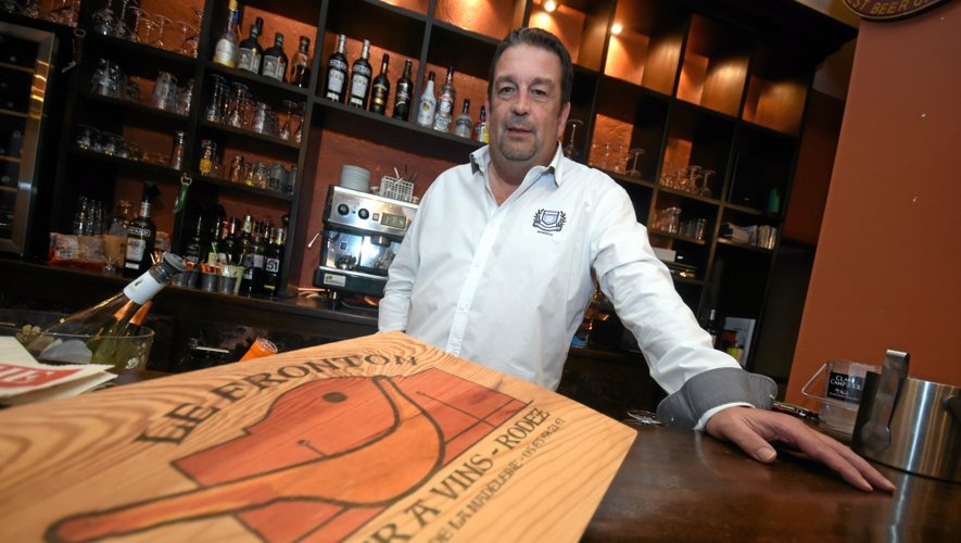 Amoureux du Pays Basque, Thierry Bouteiller a nommé son bar Le Fronton.