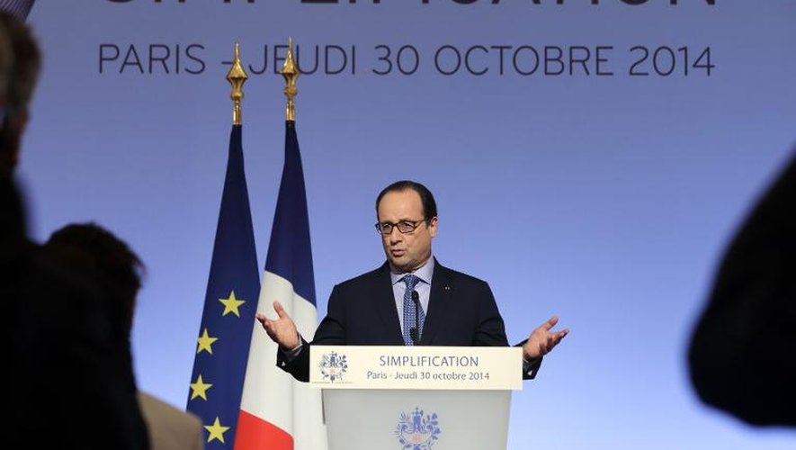 Le président de la République François Hollande clôt le 30 octobre 2014 à Paris le conseil de Simplification