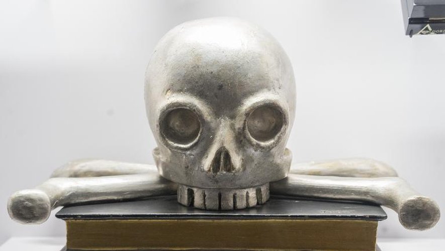 Objets exposés au musée des pompes funèbres de Vienne, le 21 octobre 2014