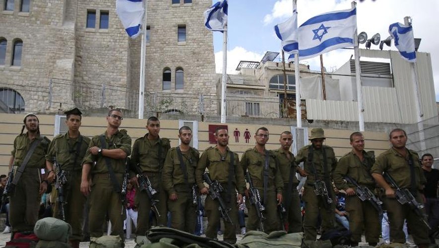 Des soldats israéliens près de la Mosquée al-Aqsa, le 30 octobre 2014 à Jérusalem