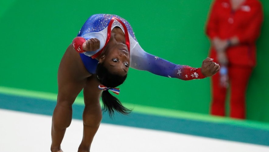 L'Américaine Simone Biles lors de la finale du sol, aux JO de Rio le 16 août 2016