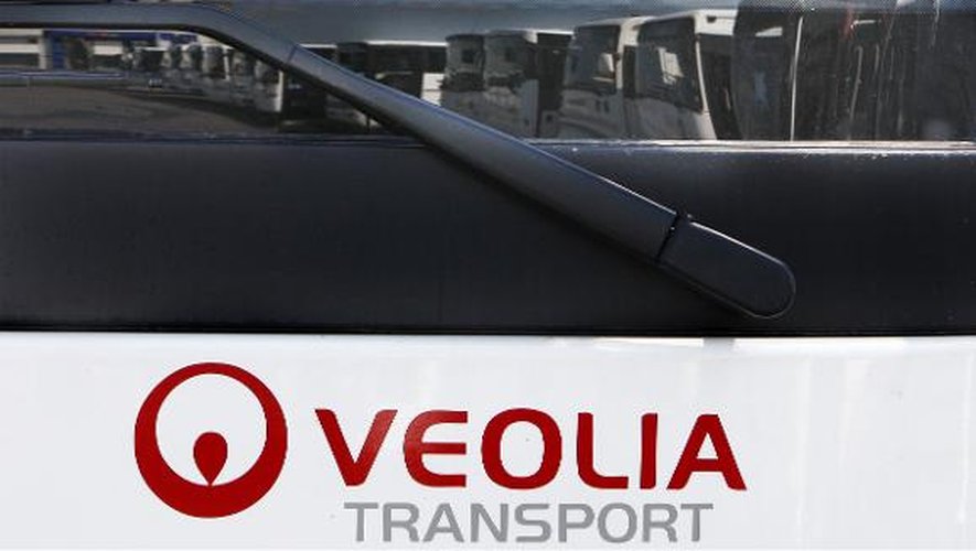 Photomontage des logos de Transdev et Veolia Transport