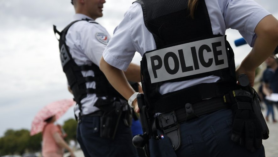 Sept personnes, dont deux policiers, ont été légèrement blessées par des tirs de carabine à plomb dans une fête foraine à Clermont-Ferrand, lors d'une bagarre entre des forains et plusieurs dizaines de jeunes