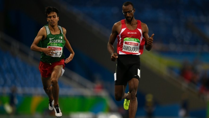 Fouad Baka, à gauche, le 13 septembre 2016 lors de la demi-finale du 400m aux jeux Paralympiques de Rio