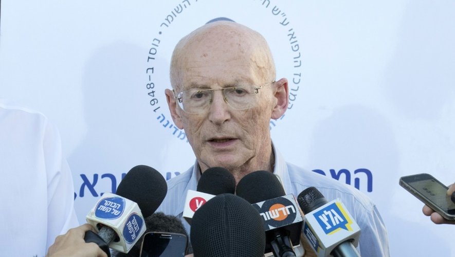 Rafi Walden, le médecin personnel et gendre de Shimon Peres, fait une déclaration à la presse, le 14 septembre 2016 à Tel-Aviv