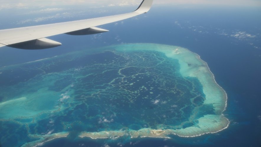 Vue aérienne d'un atoll de la plus grande réserve naturelle du monde, Papahanaumokuakea, dans l'océan Pacifique, le 1er septembre 2016