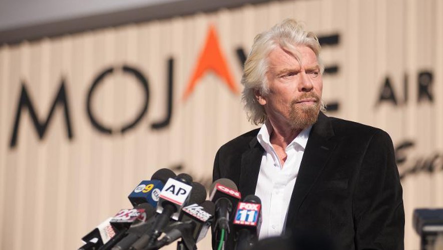 Le patron de Virgin Richard Branson lors d'une conférence de presse à Mojave, en Californie le 1er novembre 2014, après le crash du vaisseau SpaceShipTwo