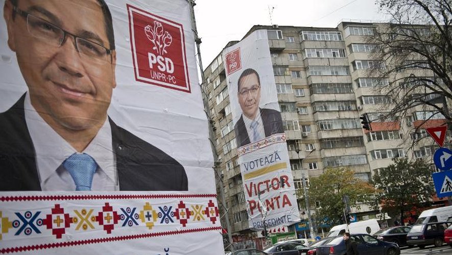 Des affiches électorales du Premier ministre roumain Victor Ponta, le 29 octobre 2014 dans les rues de Bucarest