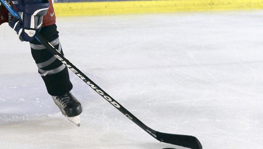 Décès d'un garçon de 8 ans blessé par un palet envoyé dans les tribunes au cours d'un match de hockey sur glace à Dunkerque