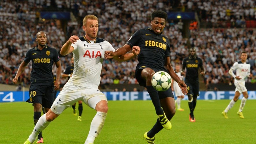 Jemerson face à l'attaquant de Tottenham Harry Kane, le 14 septembre 2016 à Wembley