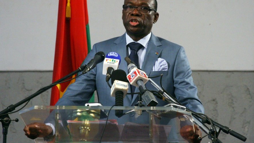 Le Premier ministre Luc Adolphe Tiao, dernier chef du gouvernement du président Blaise Compaoré, le 28 avril 2011 lors d'une conférence de presse à Ouagadougou