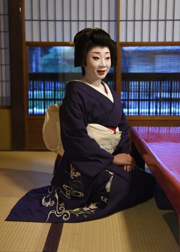 Une femme geisha le 22 septembre 2015 à Kyoto
