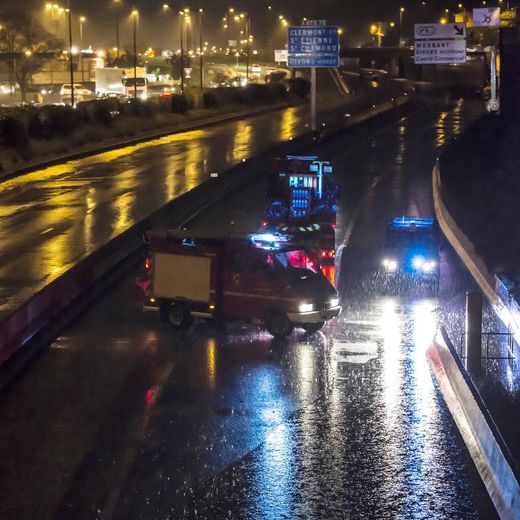 L'autoroute A47 partiellement fermée entre Lyon et Saint-Etienne, le 4 novembre 2014 en raison d'intempéries