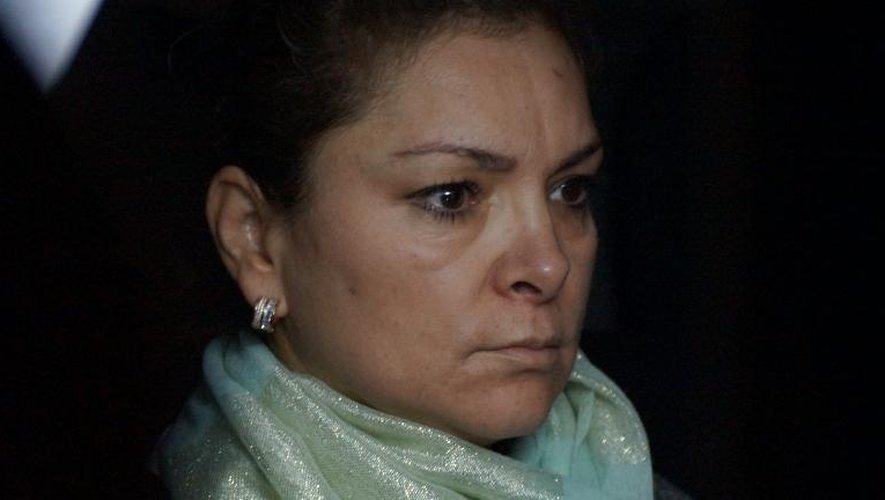Photo fournie par le bureau du ministre mexicain de la Justice montrant l'épouse de l'ex-maire d'Iguala, Maria de Los Angeles Pineda, lors de son arrestation, le 4 novembre 2014 à Mexico