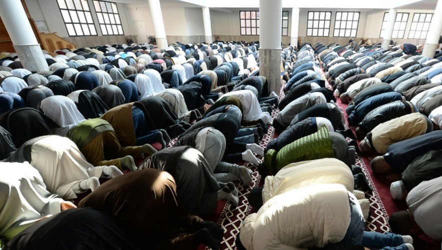Prière à la mosquée de Fréjus le 22 janvier 2016