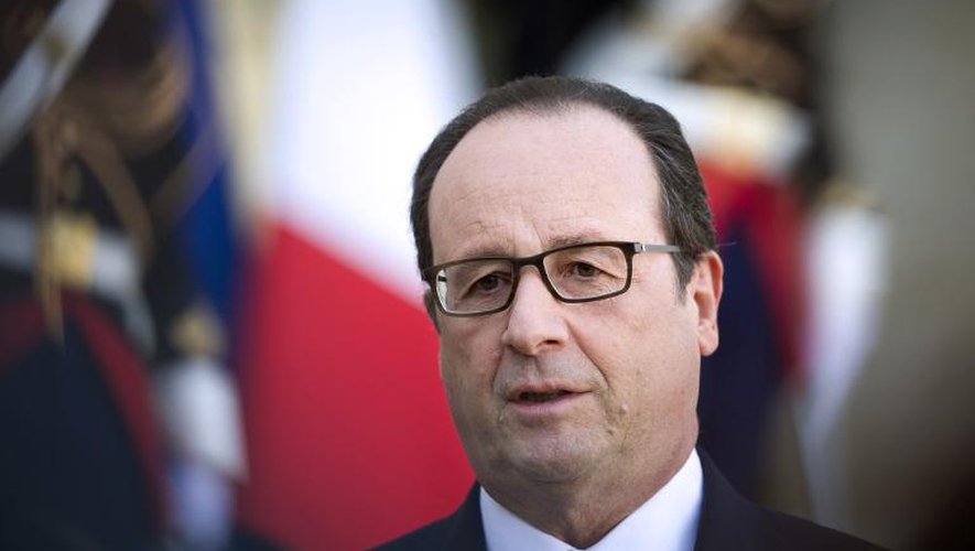 François Hollande sur le perron de l'Elysée le 31 octobre 2014 à Paris