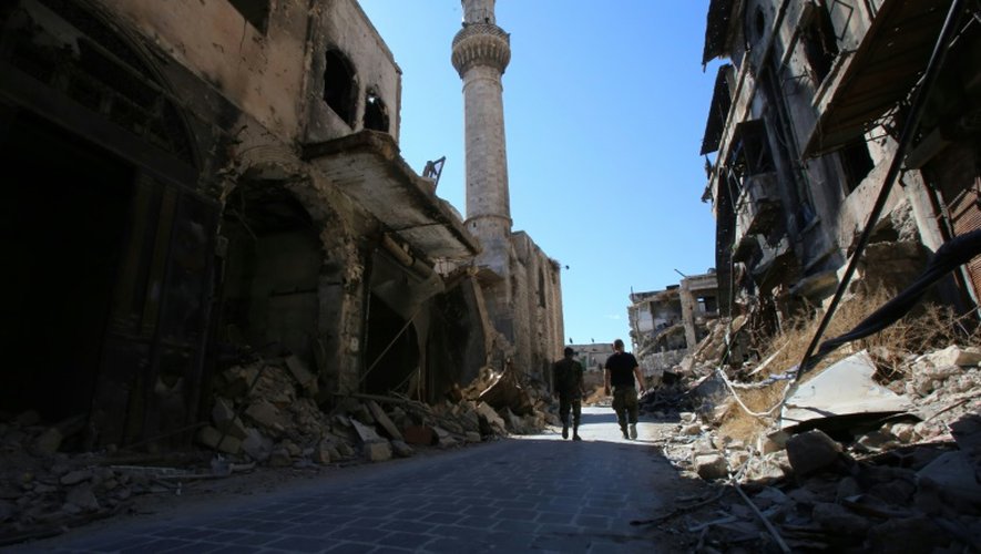 Une rue de la ville syrienne d'Alep bombardée, le 16 septembre 2016