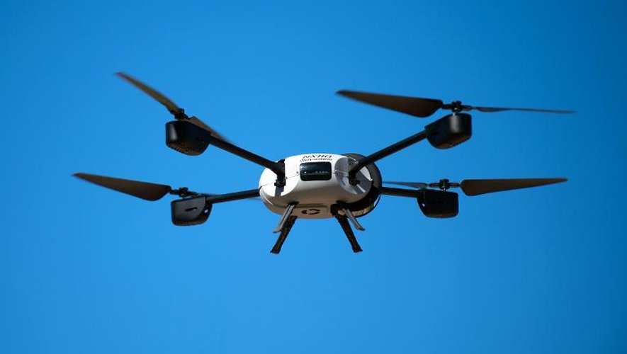 Un drone Novadem NX 110 le 28 août 2014 au dessus de Les Pennes-Mirabeau