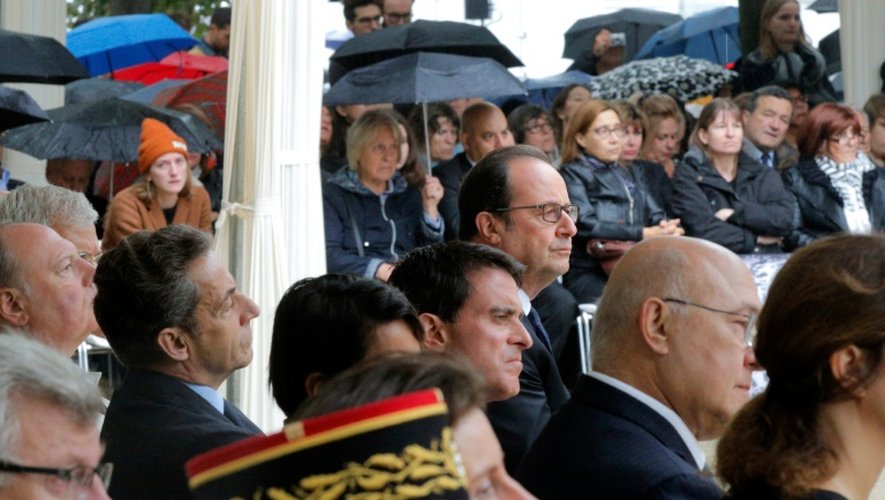 Nicolas Sarkozy, Manuel Valls, François Hollande, lors de la cérémonie d'hommage aux victimes des attentats terroristes le 19 septembre 2016 aux Invalides à Paris