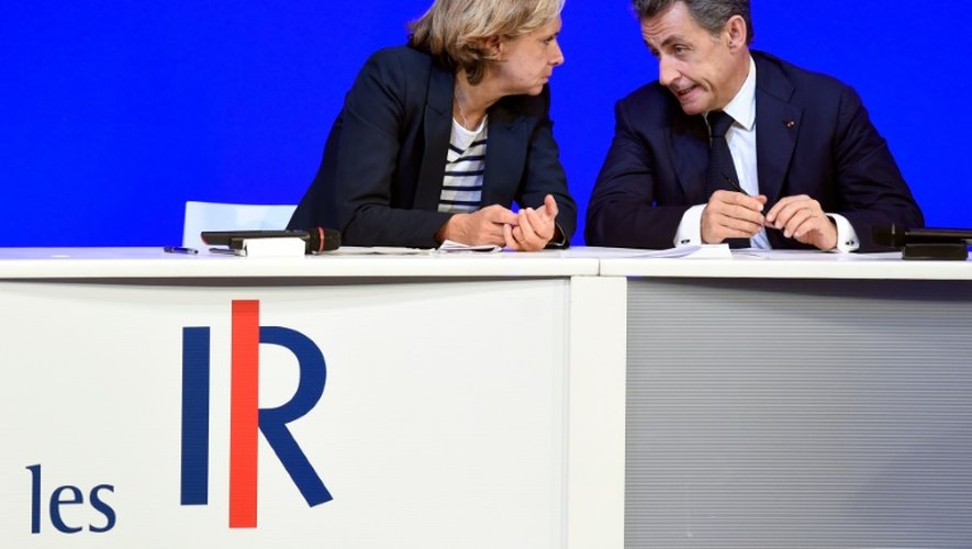 Valérie Pécresse (g) et Nicolas Sarkozy (d), le 7 novembre 2015, à Paris