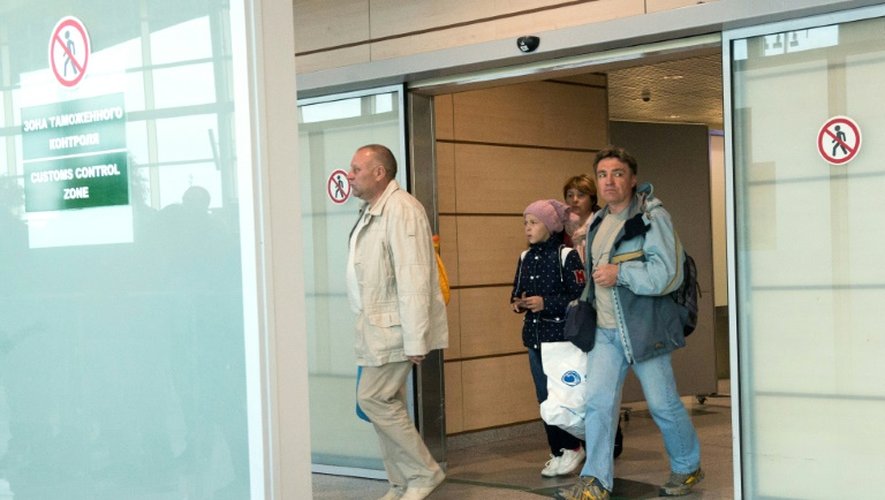 Arrivée à l'aéroport de Moscou de touristes en provenance de la station balnéaire égyptienne de Charm el-Cheikh, le 8 novembre 2015