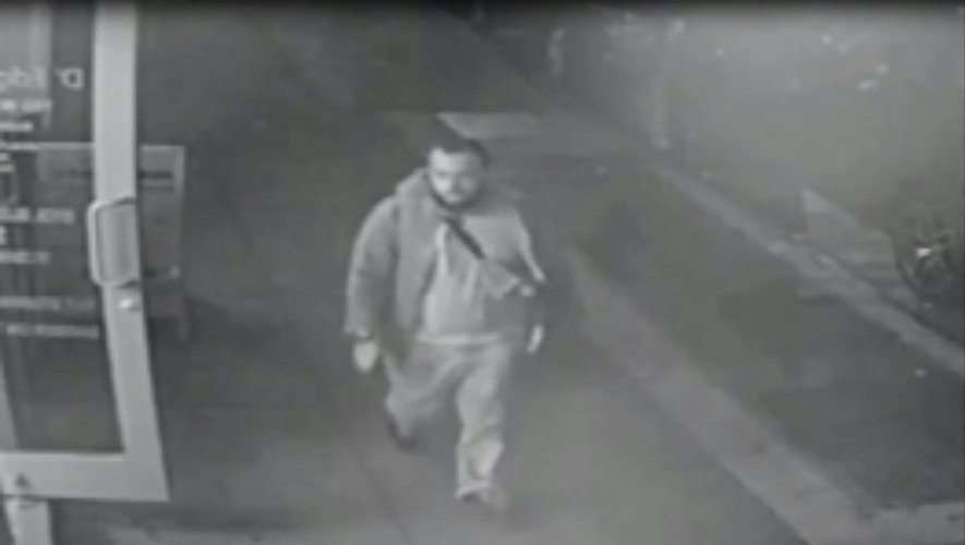 Capture d'écran d'une video fournie le 19 septembre 2016 par la police du New Jersey d'un homme supposé être Ahmad Khan Rahami