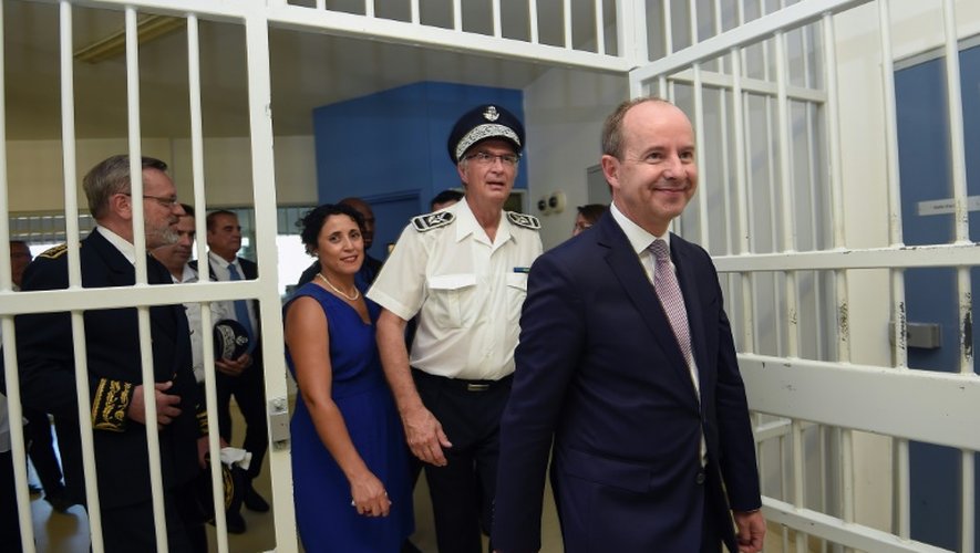 Le ministre de la Justice Jean-Jacques Urvoas lors d'une visite le 1er septembre 2016 à la prison de Béziers