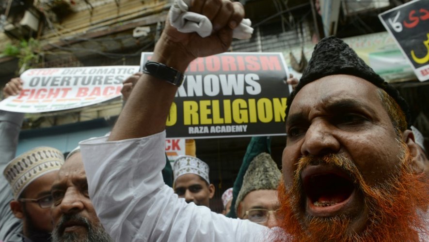 Des manifestants indiens de confession musulmane lancent des slogans anti-pakistanais, à Bombay, le 20 septembre 2016