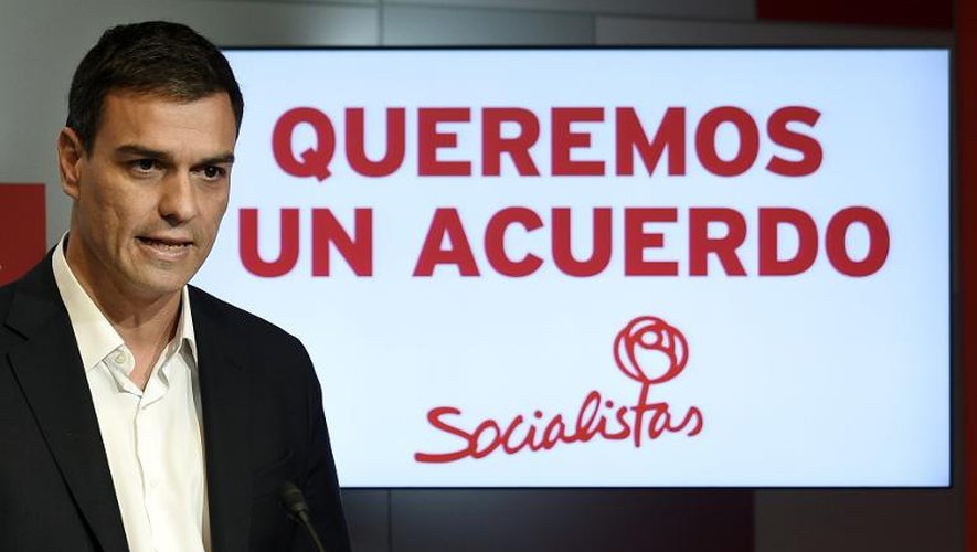 Le secrétaire général du PSOE, Pedro Sanchez, lors de sa conférence de presse à Barcelone, le 10 novembre 2014