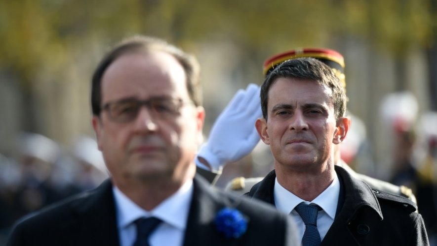 François Hollande et Manuel Valls lors de la commémoration de l'armistice le 11 novembre 2015 à Paris
