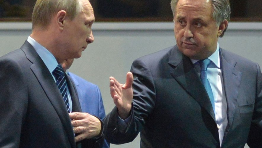 Le président russe Vladimir Poutine et le ministre des Sports Vitaly Mutko le 11 novembre 2015 à Sotchi