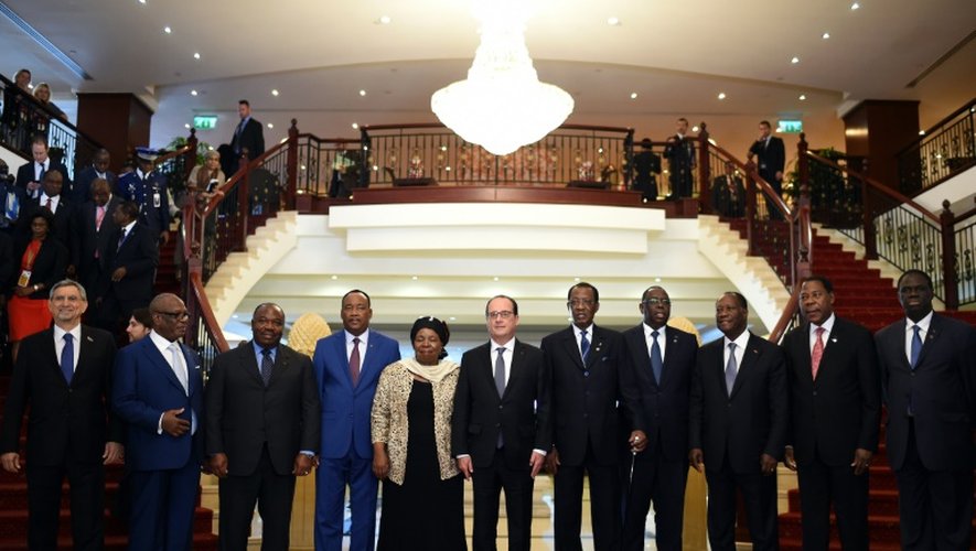 Photo de famille des dirigeants européens et africains réunis le 12 novembre 2015 à La Valette sur la crise migragoire